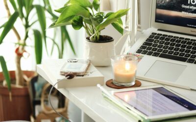 16 wertvolle Tipps, die deine Produktivität im Home-Office steigern und zugleich Equipment Ausstattung für ein gemütliches und effektives Homeoffice
